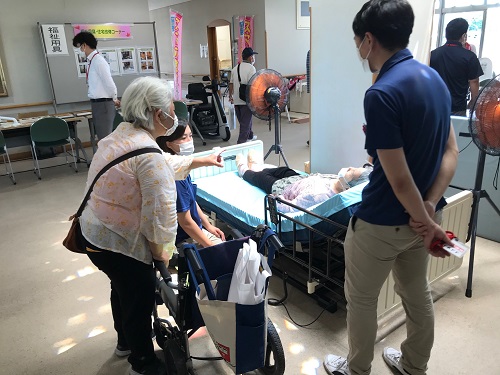 電動ベッド体験